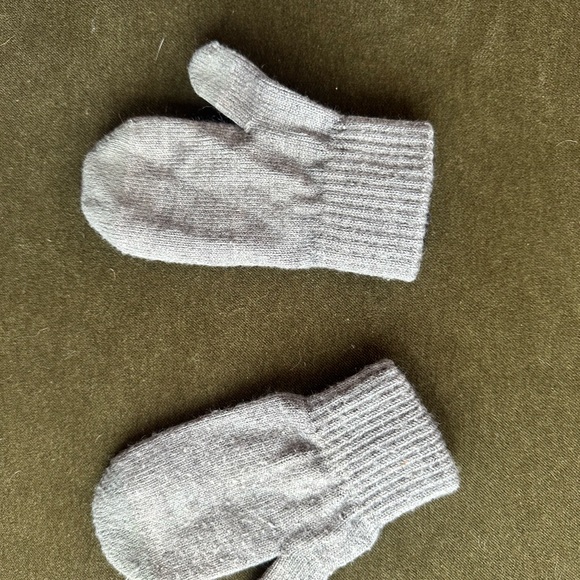 Grey Wool Kids Mittens - Picture 3 of 3